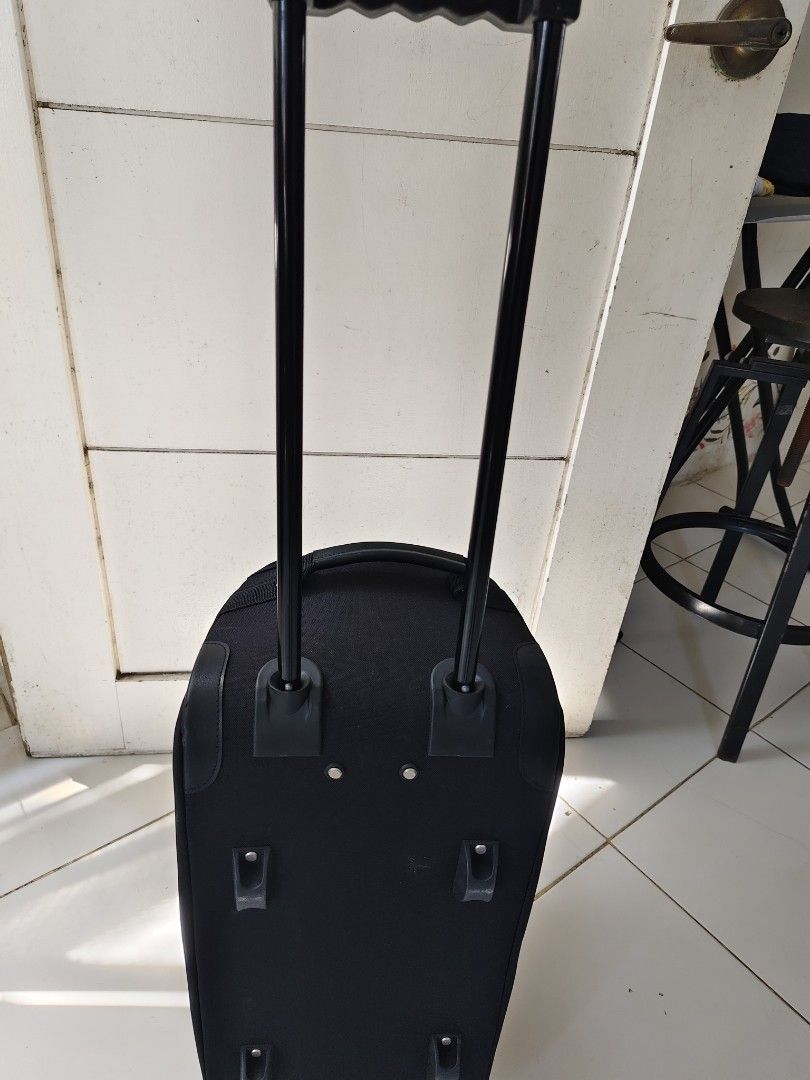 Luggage bag (Category: Luggage) located in Manila. Submitted by babz30261 (Listing ID 1335828421, Image 2). Description: TROLLEY LUGGAGE BAG WITH 2 WHEELS COMPLETEL ZIPPERS WITH TWO KEYS TO LOCKED GOOD QUALITY MATERIALS NO ISSUES NO DAMAGES 650 ONLYYY.