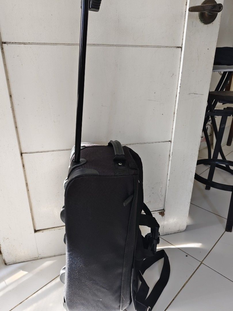 Luggage bag (Category: Luggage) located in Manila. Submitted by babz30261 (Listing ID 1335828421, Image 1). Description: TROLLEY LUGGAGE BAG WITH 2 WHEELS COMPLETEL ZIPPERS WITH TWO KEYS TO LOCKED GOOD QUALITY MATERIALS NO ISSUES NO DAMAGES 650 ONLYYY.
