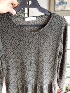 (Category: ) located in . Submitted by closet_box (Listing ID 1335844928, Image 1). Description: .