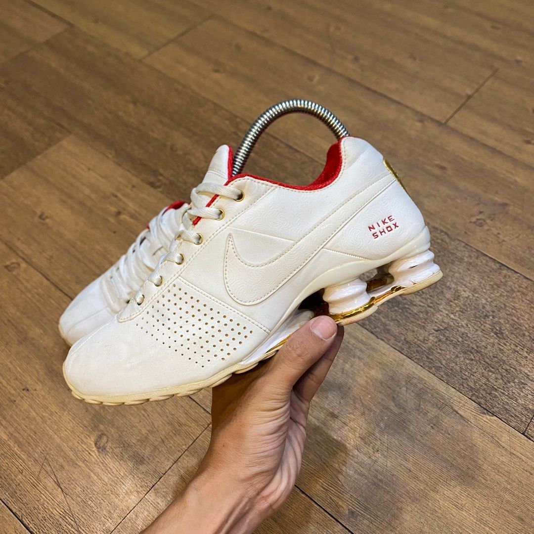 Nike Shox Deliver White Gold University Red Fesyen Pria Sepatu Sneakers di Carousell