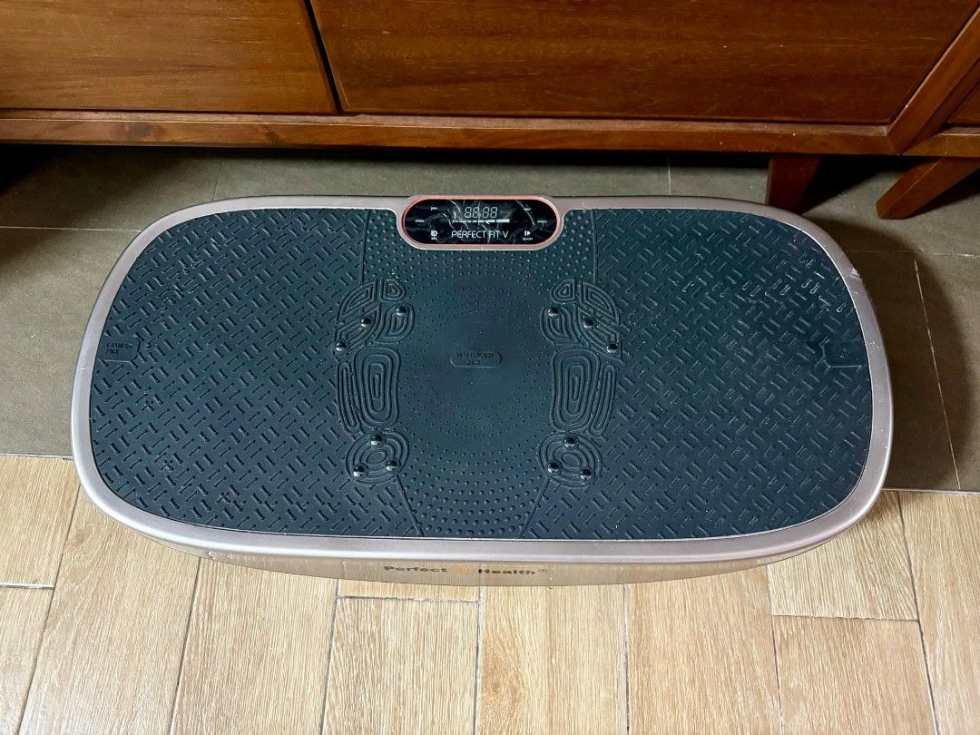 Perfect Health Fit-V (Category: Toning & Stretching Accessories) located in Quezon City. Submitted by ayandg (Listing ID 1335866145, Image 2). Description: Perfect Health Fit V Innovative exercise equipment best for muscle building and weight loss. Workout for 10 Minutes. Very good condition. No issues..