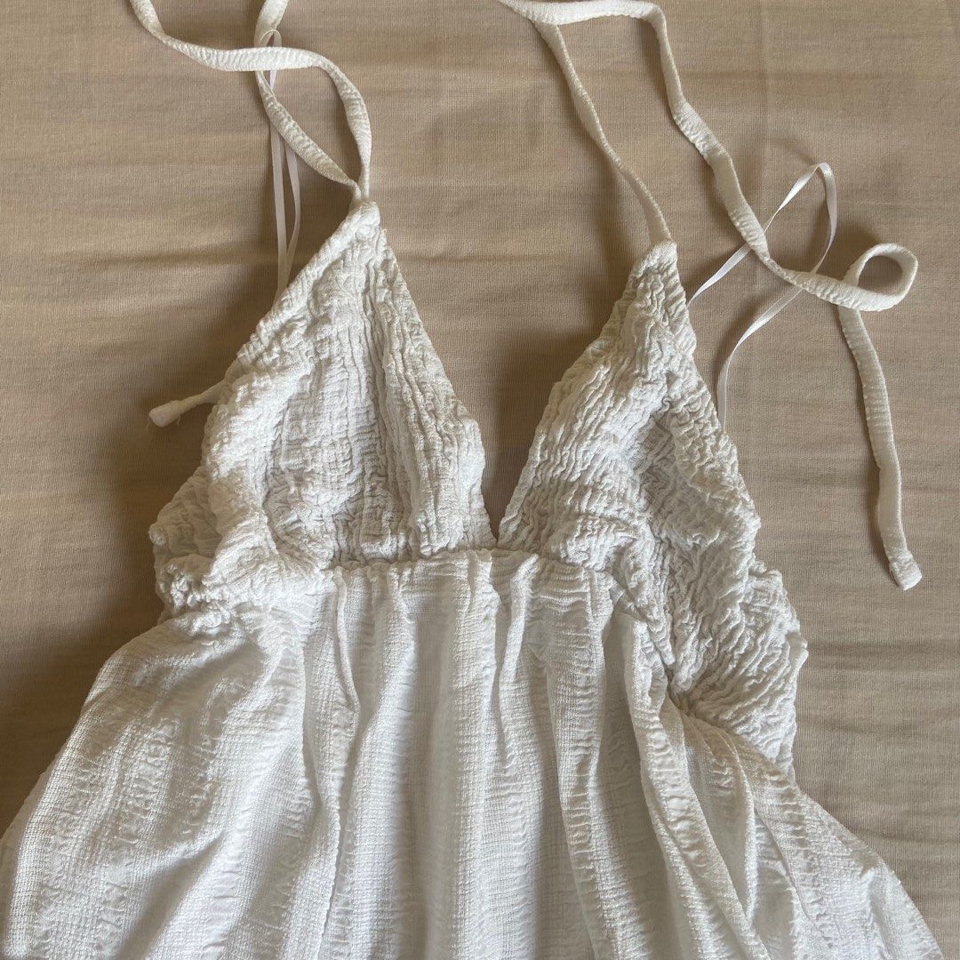Pull & Bear White Beach Dress (Category: Dresses) located in Quezon City. Submitted by cmsupreloved (Listing ID 1335802748, Image 2). Description: best fits xxs-s .