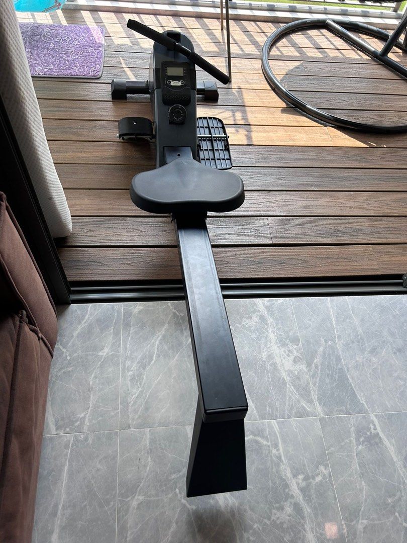 Rowing Machine (Category: Cardio & Fitness Machines) located in Singapore. Submitted by rajen17 (Listing ID 1335810882, Image 4). Description: I-Running.SG magnetic rowing machine .