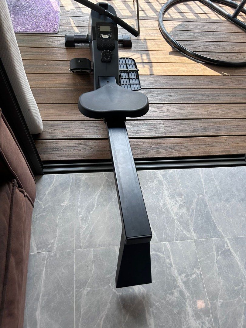 Rowing Machine (Category: Cardio & Fitness Machines) located in Singapore. Submitted by rajen17 (Listing ID 1335810882, Image 2). Description: I-Running.SG magnetic rowing machine .