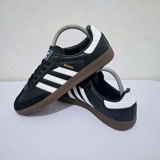 (Kategori: ) berada di . Dikirim oleh adidayashoes (ID iklan 1334185540, Gambar 1). Deskripsi: .