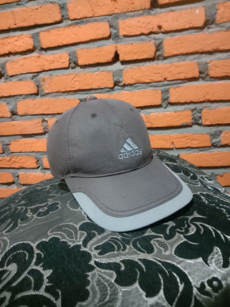 Topi Adidas Logo Balok Bordir Second Original cap Model Baseball buat casual dan olahraga Warna abu abu bahan polyester Fesyen Pria Aksesoris Topi di Carousell
