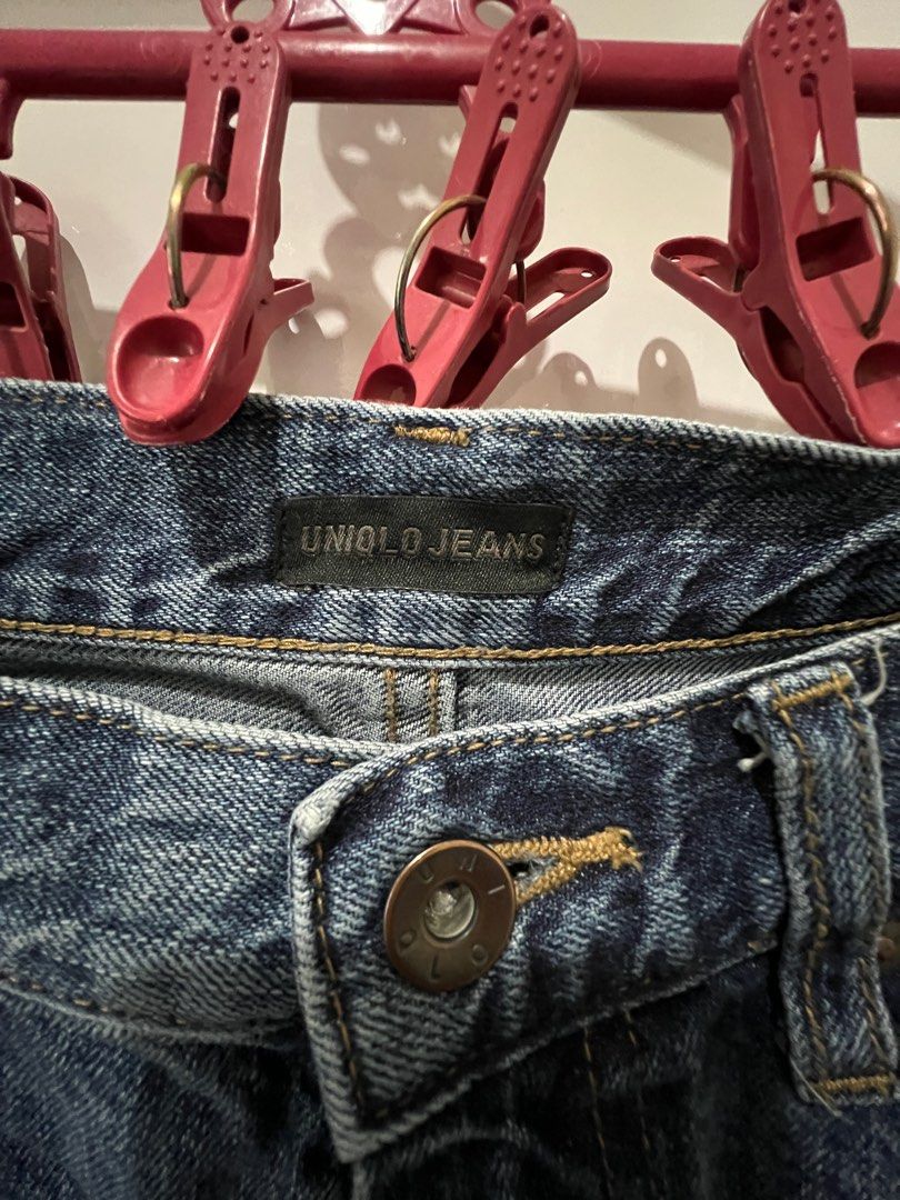 Uniqlo pants (Category: Jeans) located in Mandaluyong City. Submitted by KryzzaM (Listing ID 1335821722, Image 3). Description: Once lang nagamit, year 2022 Rfs: nanganak na, hindi na po kasya😊 Location: Mandaluyong Sf c/o buyer.