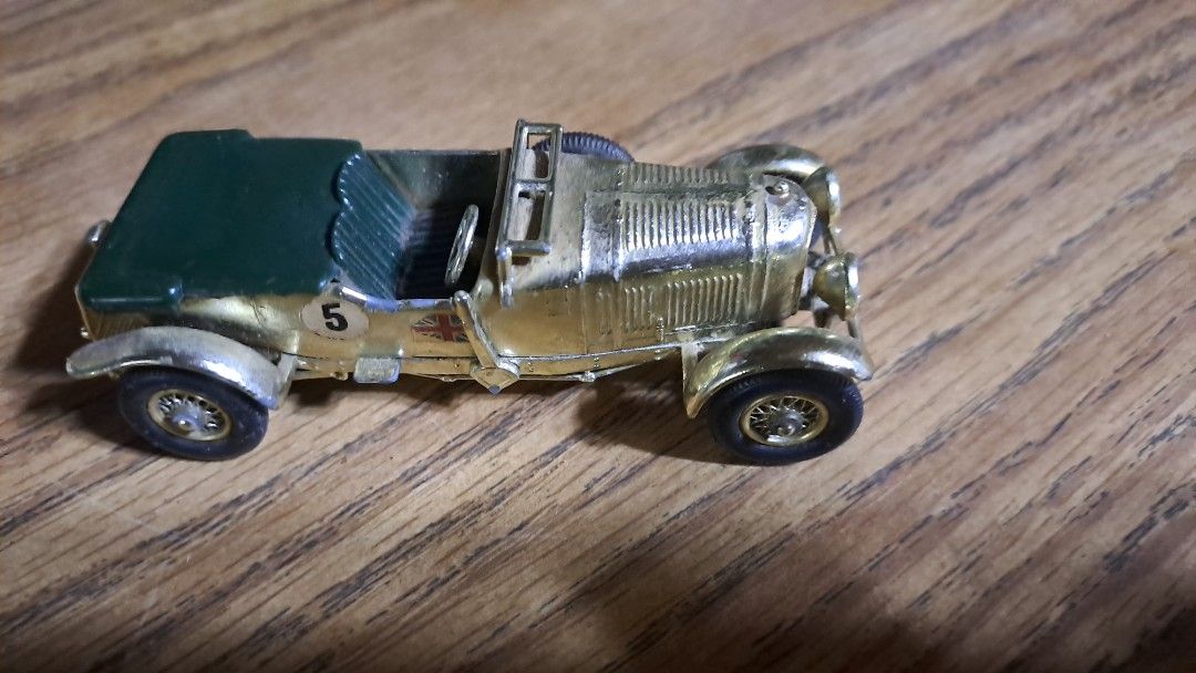Vintage lesney match box (Category: Vintage Collectibles) located in Davao. Submitted by bravemoon_556cd5 (Listing ID 1335935187, Image 1). Description: pre owned from USA 🇺🇸 we ship nationwide gcash or bank account payment mode.