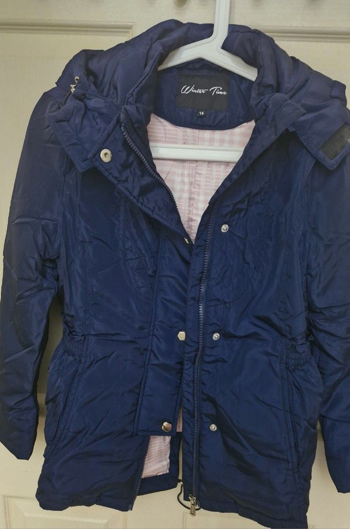 Winter Jacket (Category: Coats, Jackets and Outerwear) located in Singapore. Submitted by bellaville (Listing ID 1335818875, Image 1). Description: Winter Time down jacket for female kid size M.
