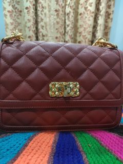 (Category: ) located in . Submitted by zerra.wardrobe (Listing ID 1335934587, Image 1). Description: .