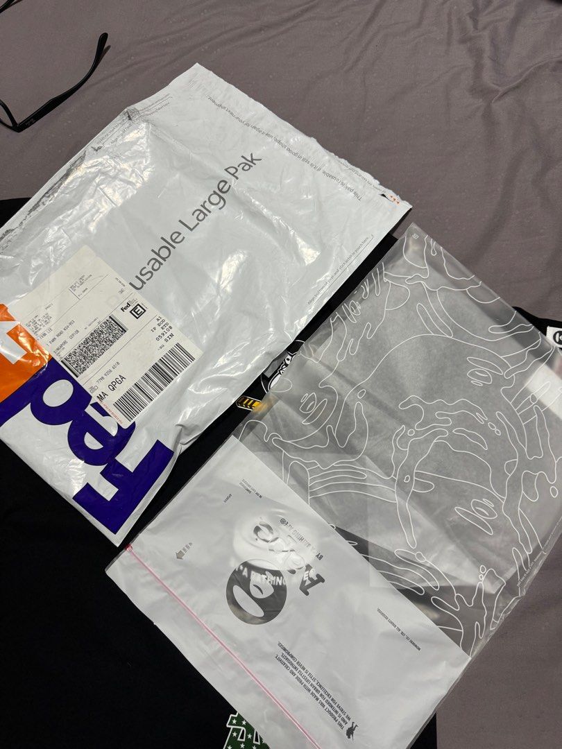 Bathing ape authentic (Category: Tshirts & Polo Shirts) located in Singapore. Submitted by ivanlee1978 (Listing ID 1336075432, Image 8). Description: Brand new ordered from online overseas Wrong size too big for me 100% Authentic .