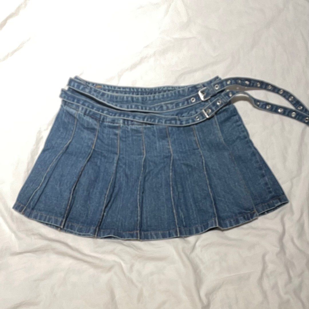 belted pleated denim mini skirt, Women's Fashion, Bottoms, Skirts