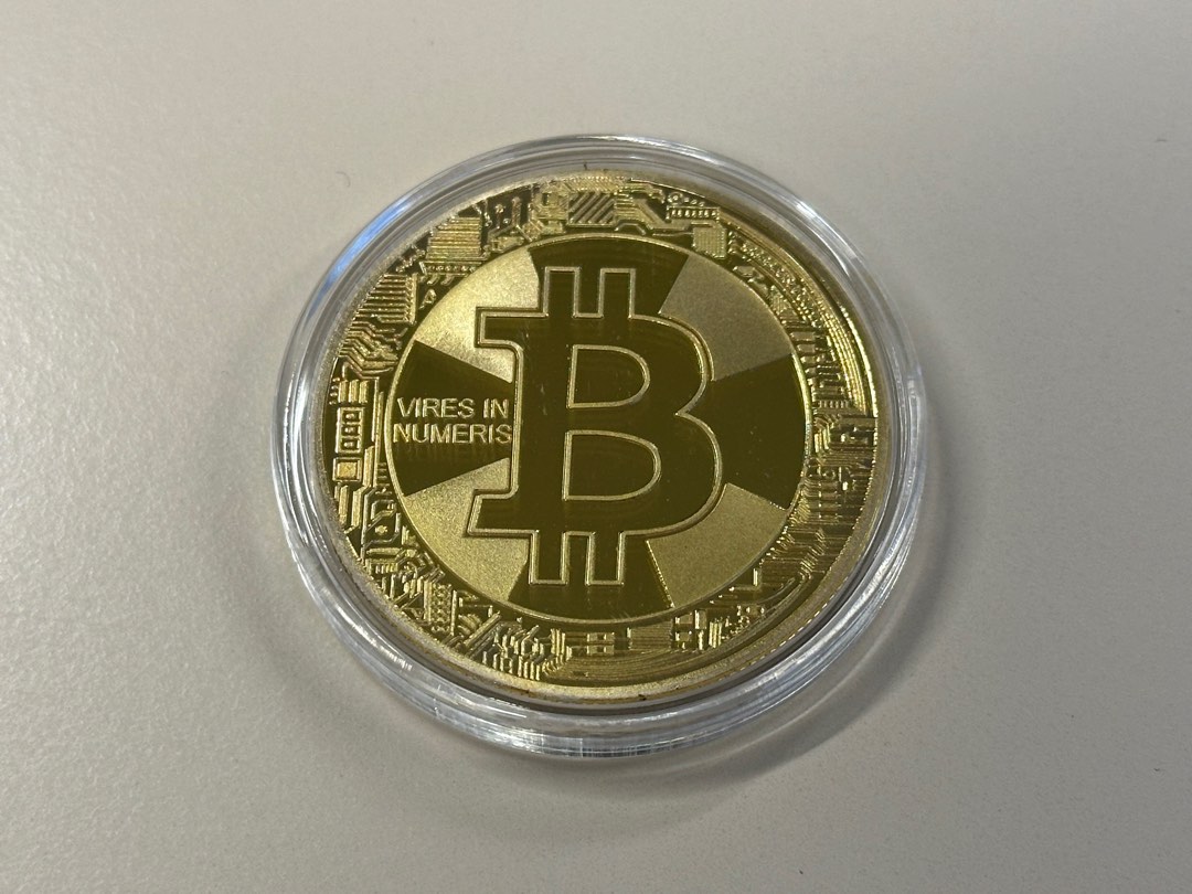 Bitcoin 比特幣紀念硬幣(兩款選一）, 興趣及遊戲, 收藏品及紀念品, 錢幣- Carousell