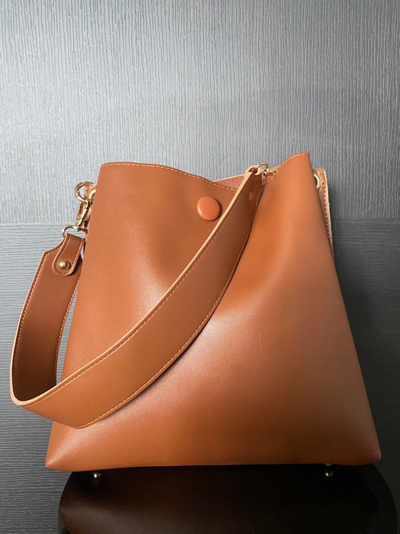 New leather bags outlet