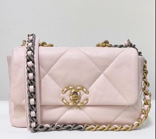 (Category: ) located in . Submitted by jemeryluxury (Listing ID 1334979053, Image 1). Description: .