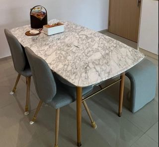 (Category: ) located in . Submitted by wardrobelly (Listing ID 1336107011, Image 1). Description: .