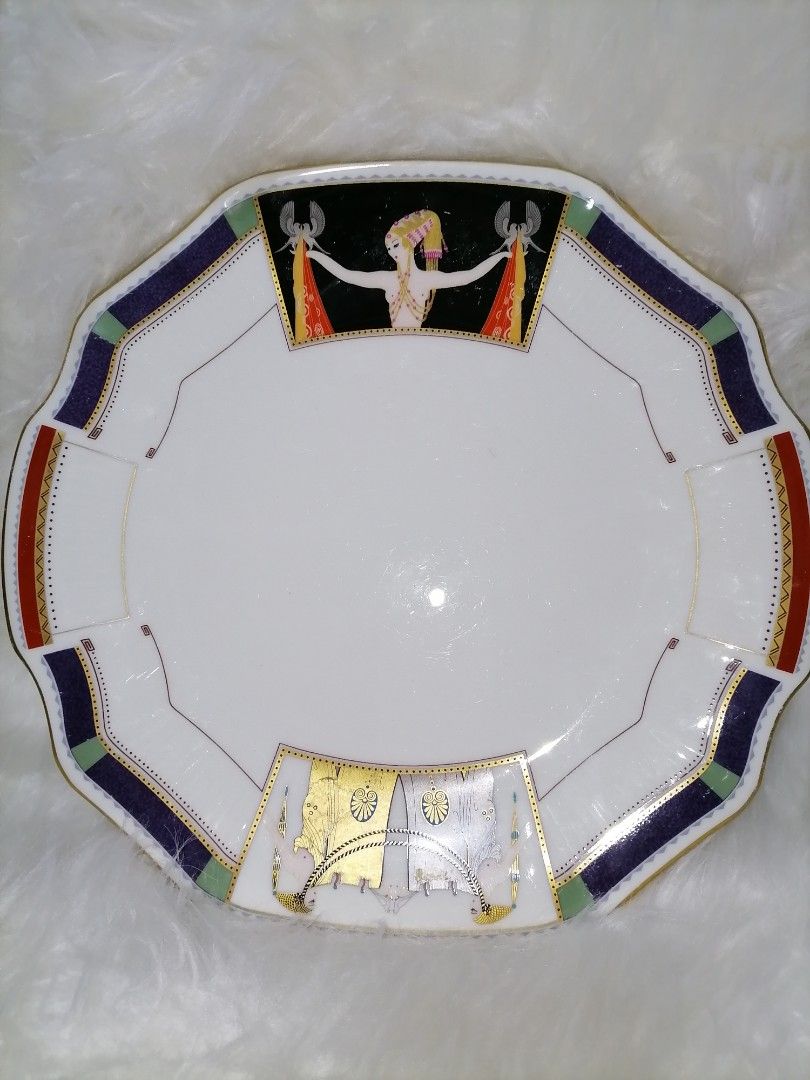 Esprit d'Erte by Shiseido Serving Plates (Category: Dinnerware & Cutlery) located in Butuan. Submitted by az-branded.items (Listing ID 1336060395, Image 2). Description: Set of 2 Size: 10.5" With slight sign of usage From Japan.