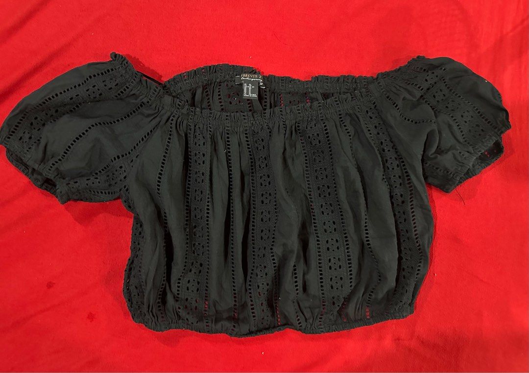 Forever 21 Black Blouse (Category: Blouses) located in Mandaluyong City. Submitted by thingsrandom (Listing ID 1336011189, Image 1). Description: Forever21 Black Blouse Size XL rfs: decluttering.