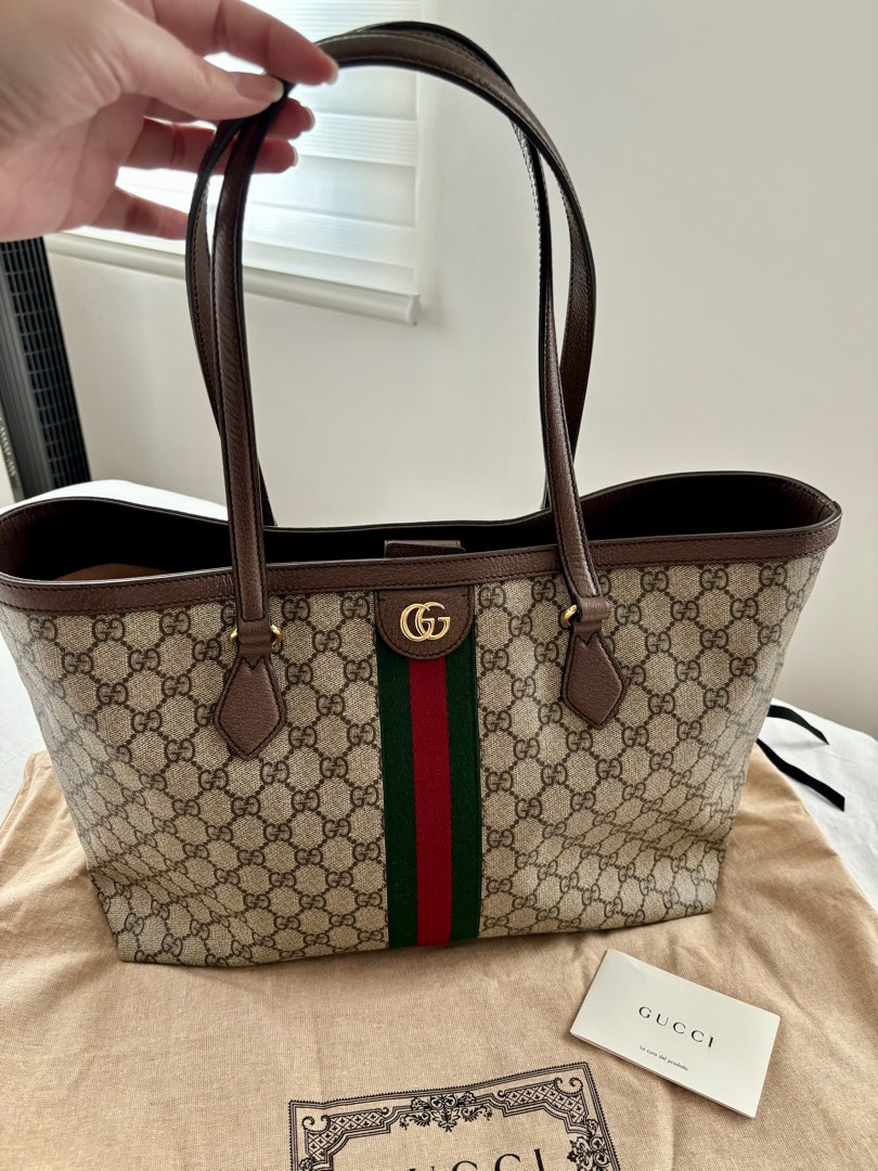 Gucci medium tote bag top