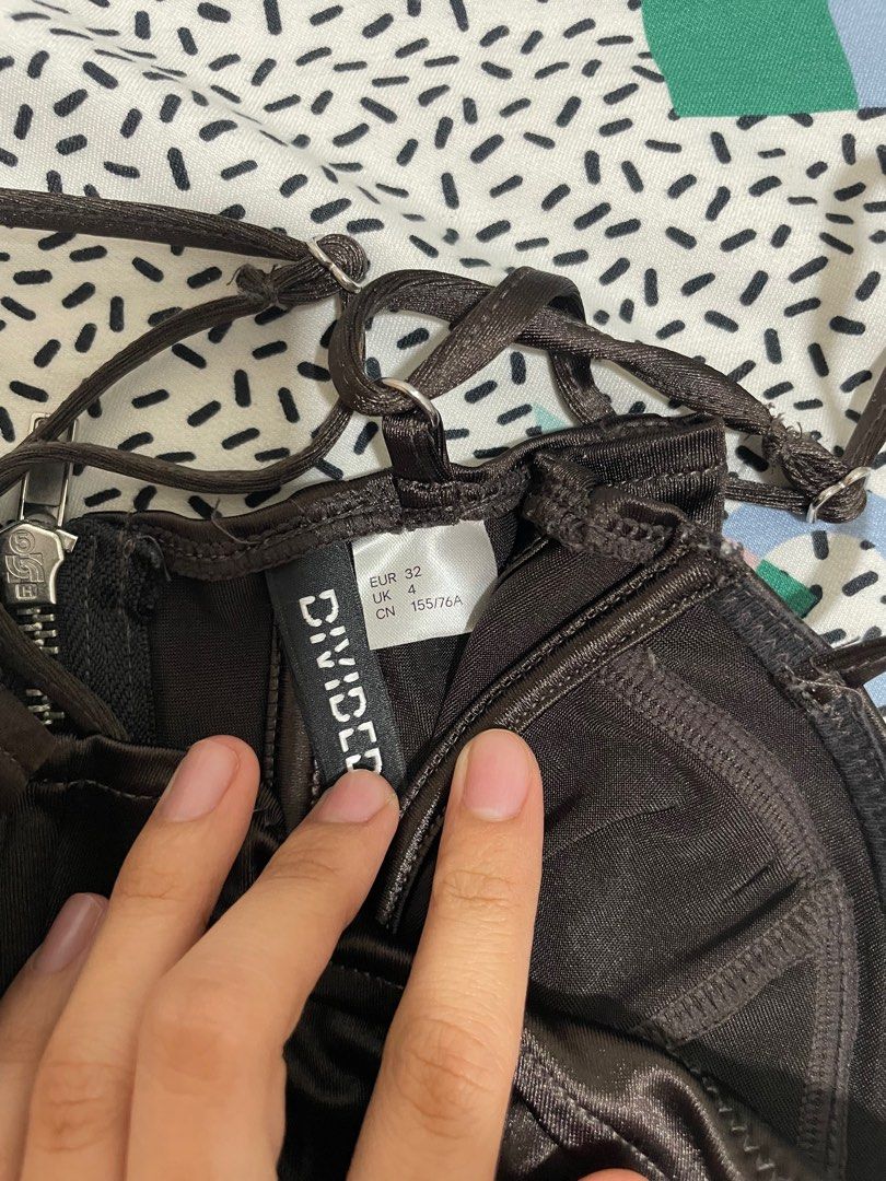 H&M Bustier Corset (Category: Sleeveless) located in Quezon City. Submitted by blueberryvouge (Listing ID 1336086227, Image 3). Description: .