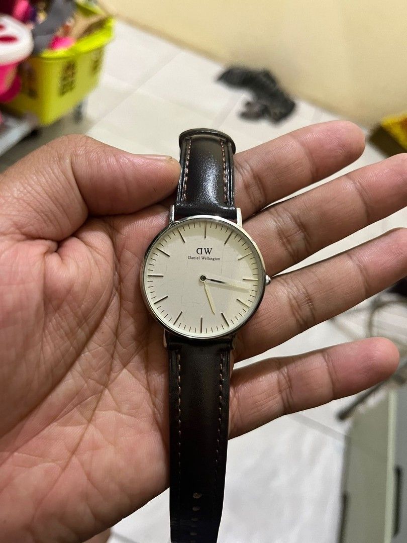 Jam tangan dw second ori Fesyen Wanita Jam Tangan di Carousell