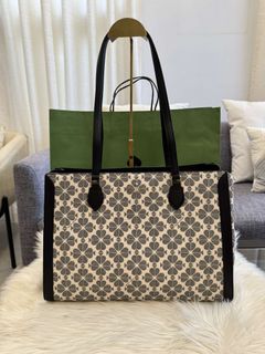 (Category: ) located in . Submitted by maiyasluxurybagshoppe (Listing ID 1336017122, Image 1). Description: .