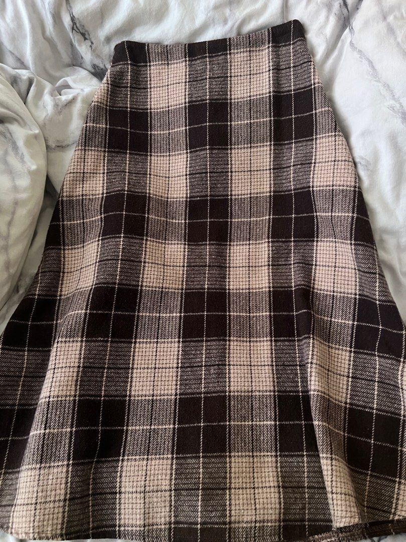 long brown korean skirt, Women's Fashion, Bottoms, Skirts on Carousell