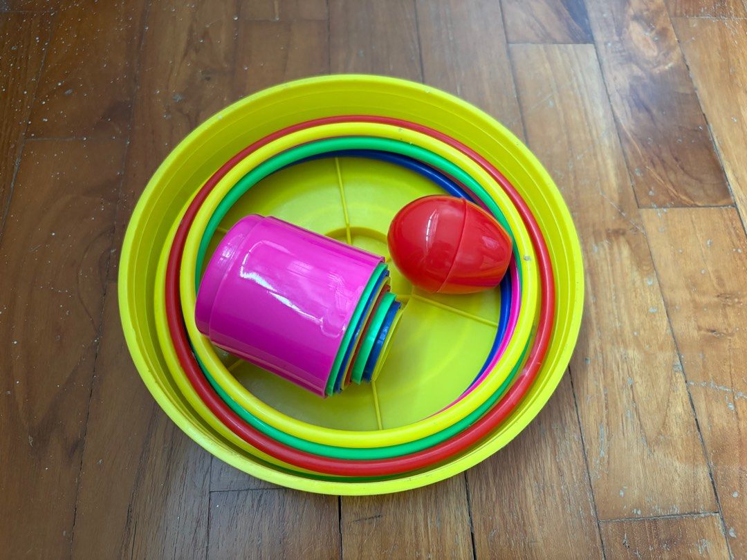 Loop A Loop (Category: Infant Playtime) located in Singapore. Submitted by enningaliving (Listing ID 1336044726, Image 2). Description: This is a game is for player(s) to throw a hoop into the stand and see it they can aim well..