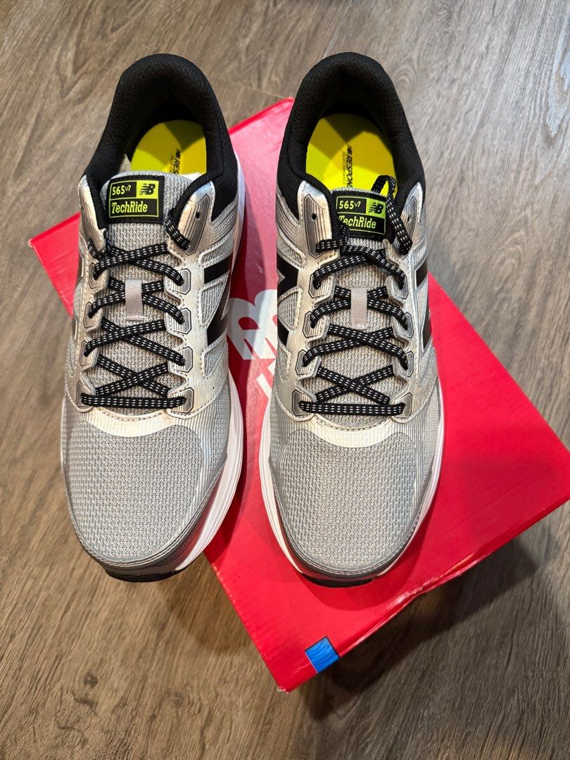 New Balance Men s running shoe