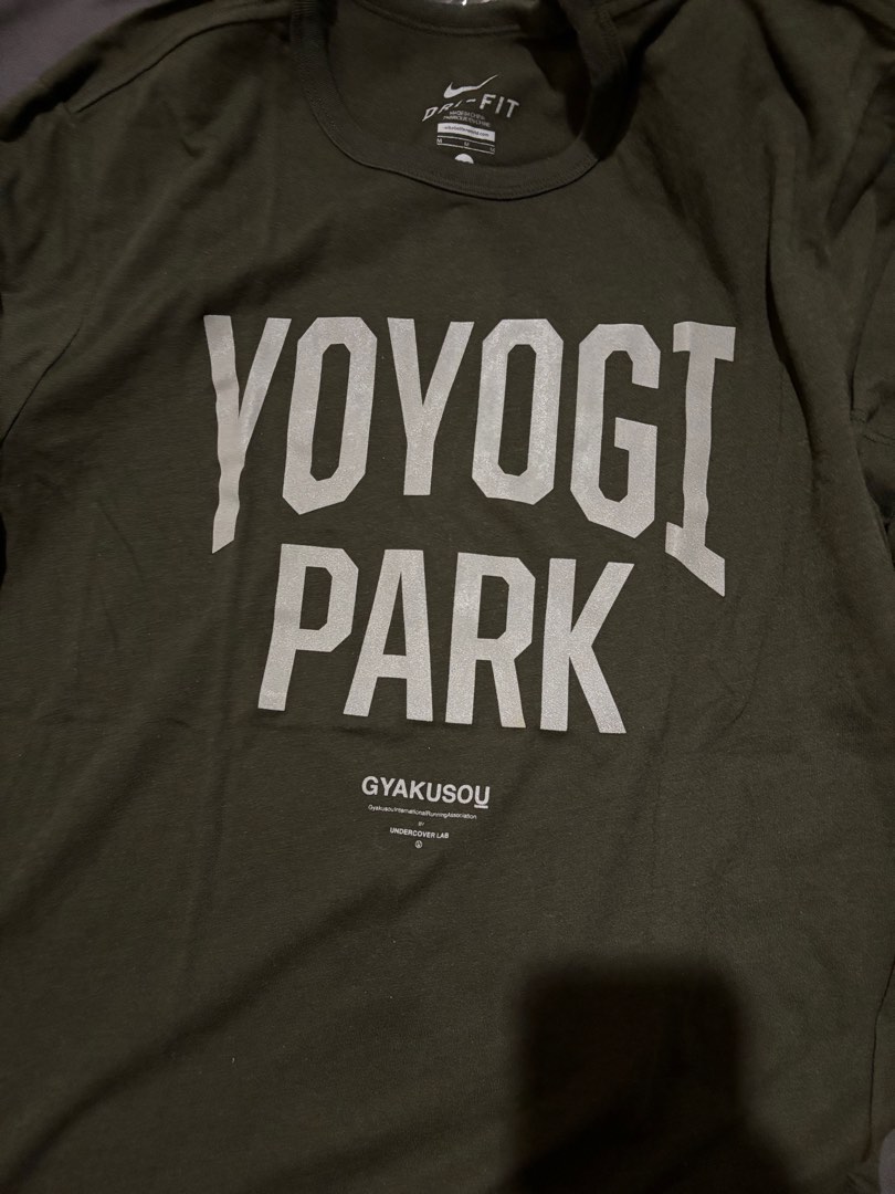 トップス GYAKUSOU YOYOGI PARK TEE Nike Gyakusou Yoyogi Park Tee, Fesyen Pria, Pakaian , Atasan