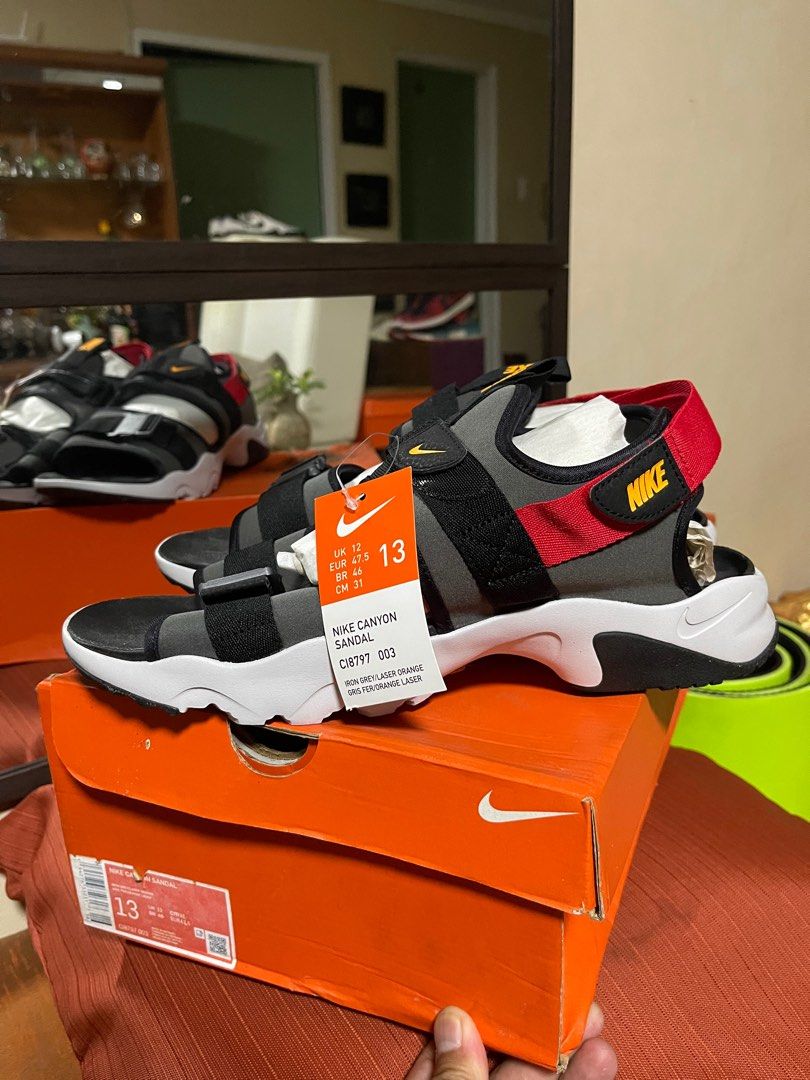 Nike sandals size 13 store