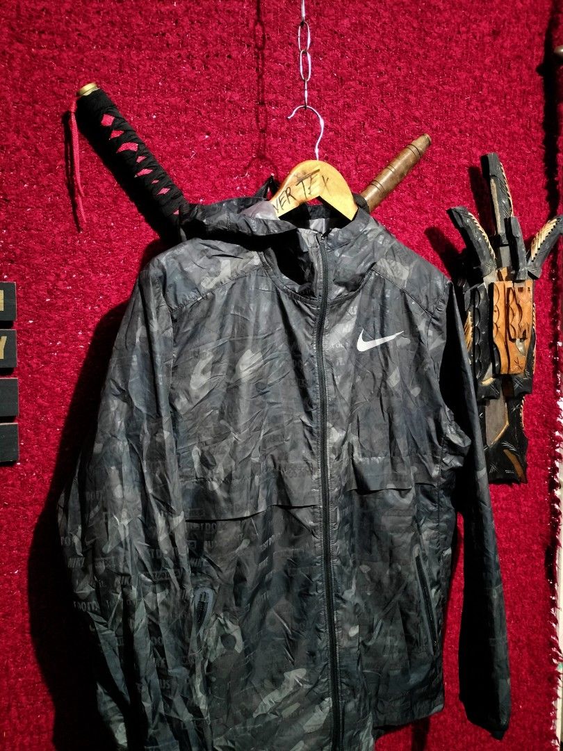 Nike ghost shield clearance