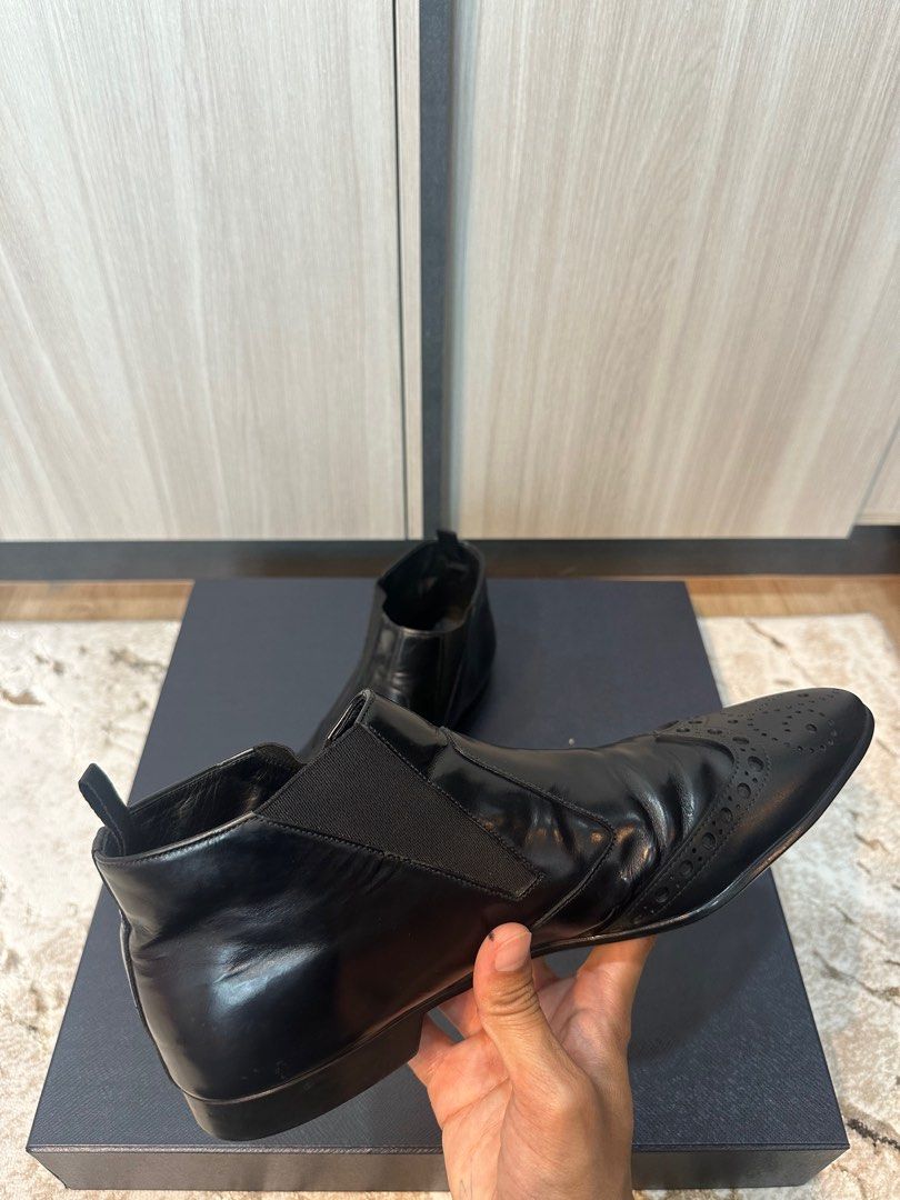 Prada Boot (Category: Dress shoes) located in Kuala Lumpur. Submitted by mr.az92 (Listing ID 1336071084, Image 3). Description: Prada Boot 9uk to let go. Condition masih cun elok. Pakai for winter trip je. Depan sharp jd muat utk 8uk bkn utk 9uk. Tapak pun msih padu elok. Comes with shoes only. Price nego! .