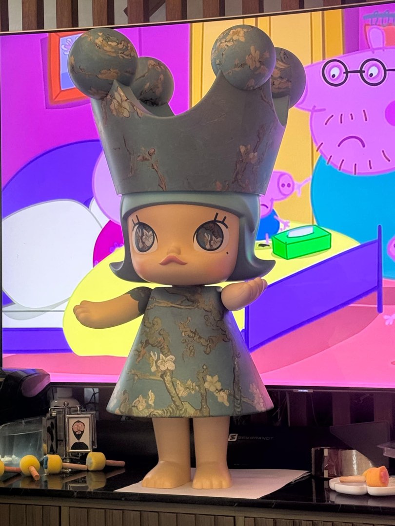 Royal Molly Van Gogh 1000% pop mart, Hobbies & Toys, Toys & Games on
