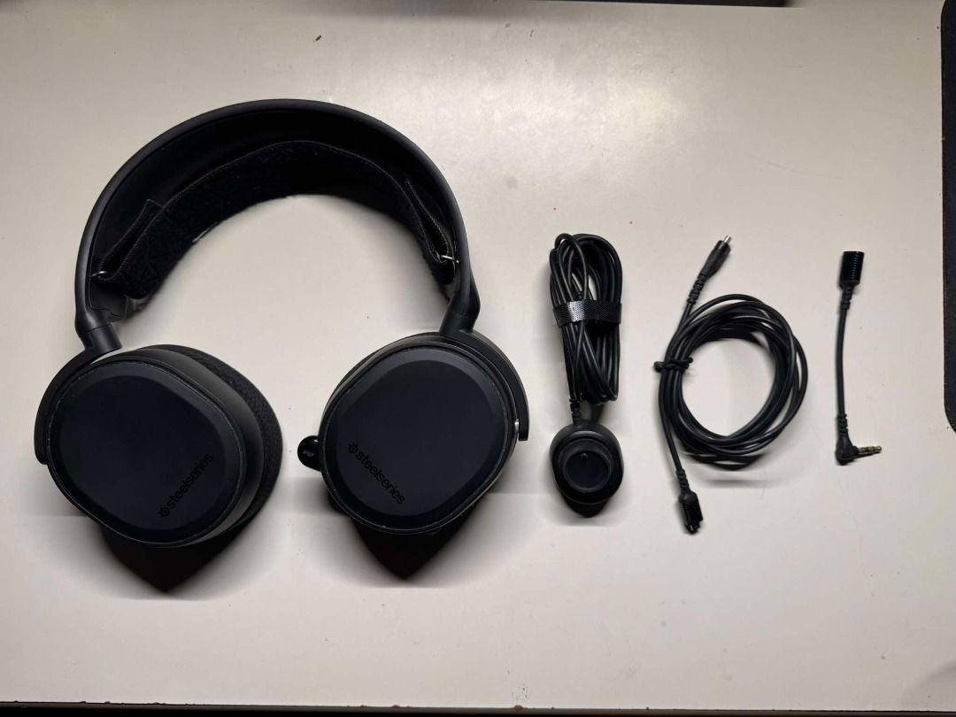 Steelseries Arctis 5 (Category: Headphones & Headsets) located in Marilao. Submitted by miguelsanti (Listing ID 1336085823, Image 2). Description: Steelseries Arctis 5 Like New In Great Physical Condition, No Audio Issues Ear Pads recently changed and also comes with extra new ear pads Shipping shouldered by buyer Meetup in Sm Megamall or Trinoma.