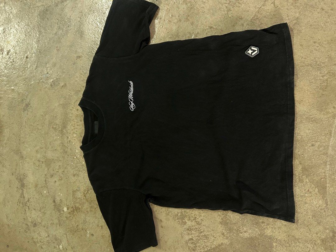SVG CURSIVE TEE (Category: Tshirts & Polo Shirts) located in Kuala Lumpur. Submitted by aidifsalmi35235 (Listing ID 1336028279, Image 1). Description: urgent nk jual.