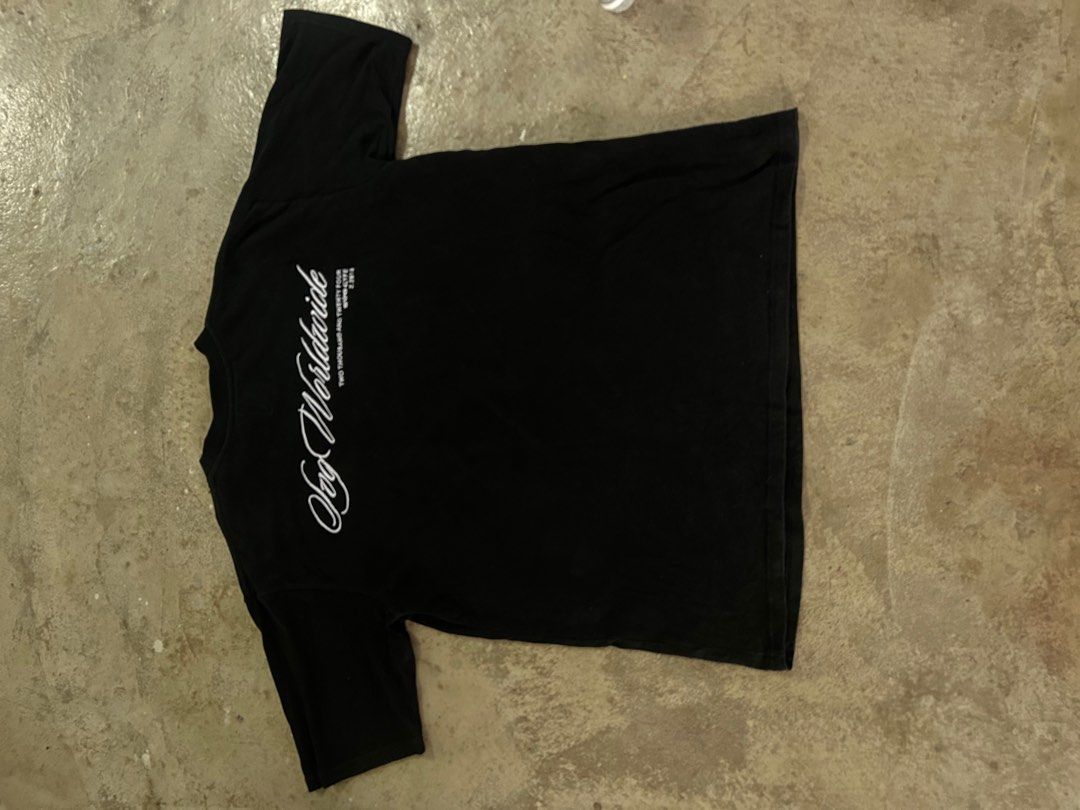 SVG CURSIVE TEE (Category: Tshirts & Polo Shirts) located in Kuala Lumpur. Submitted by aidifsalmi35235 (Listing ID 1336028279, Image 2). Description: urgent nk jual.