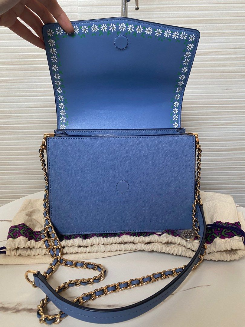 Tory Burch Robinson Convertible Shoulder Bag (Category: Luxury Bags & Wallets) located in Davao. Submitted by ellie.ville (Listing ID 1336099807, Image 2). Description: My most favorite bag! Have used once, all my bags are stored properly in an air conditioned room. *** Handles starting to crack because of the natural characteristics of a Saffiano leather 😖😭.