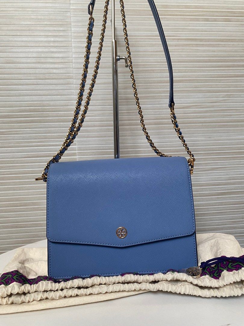 Tory Burch Robinson Convertible Shoulder Bag (Category: Luxury Bags & Wallets) located in Davao. Submitted by ellie.ville (Listing ID 1336099807, Image 3). Description: My most favorite bag! Have used once, all my bags are stored properly in an air conditioned room. *** Handles starting to crack because of the natural characteristics of a Saffiano leather 😖😭.