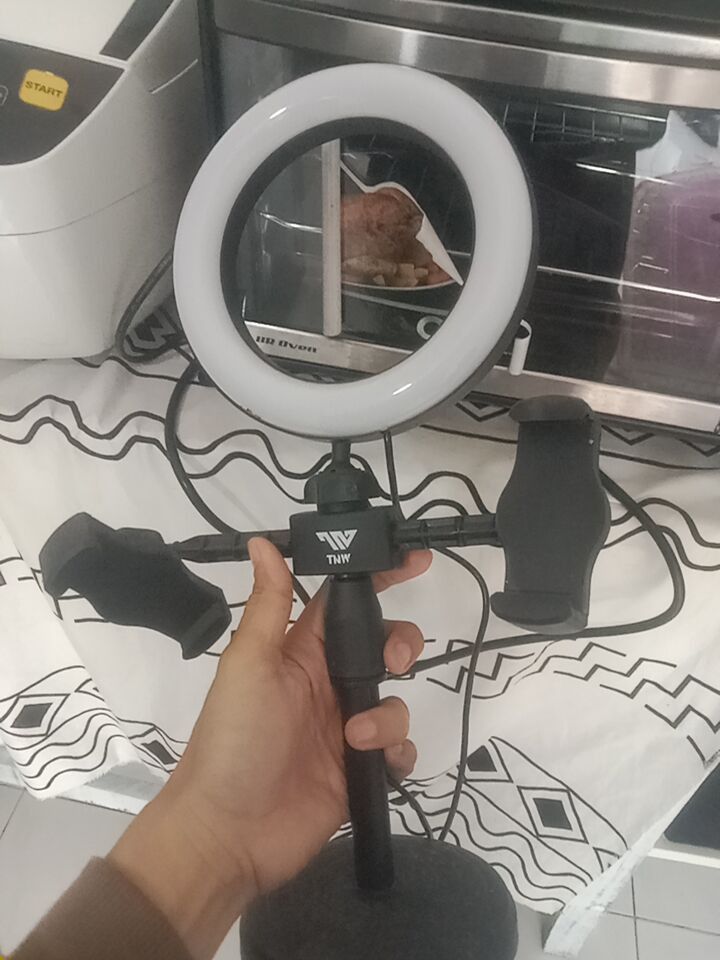 TRIPOD RING LAMP merk TNW