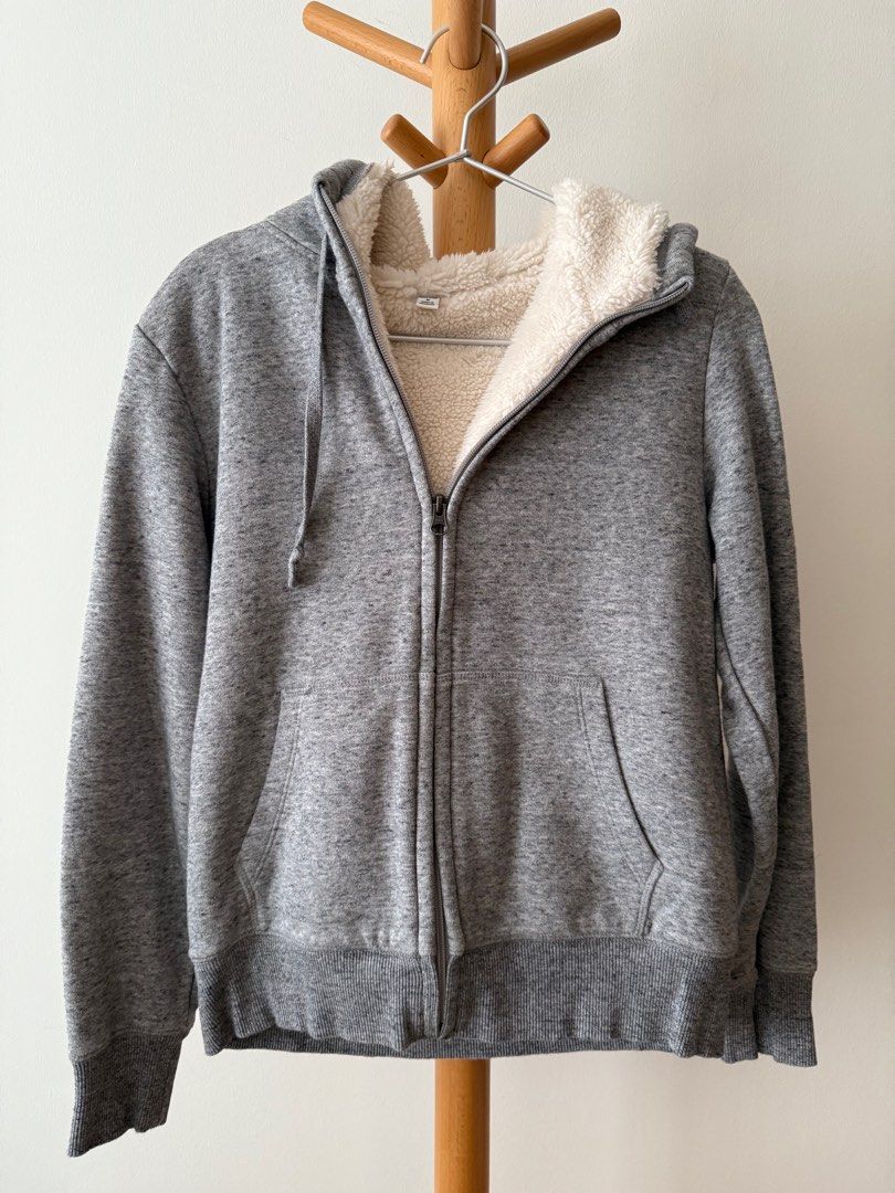 Uniqlo Pile Lined Hoodie Men s Fashion Coats Jackets and Outerwear on Carousell
