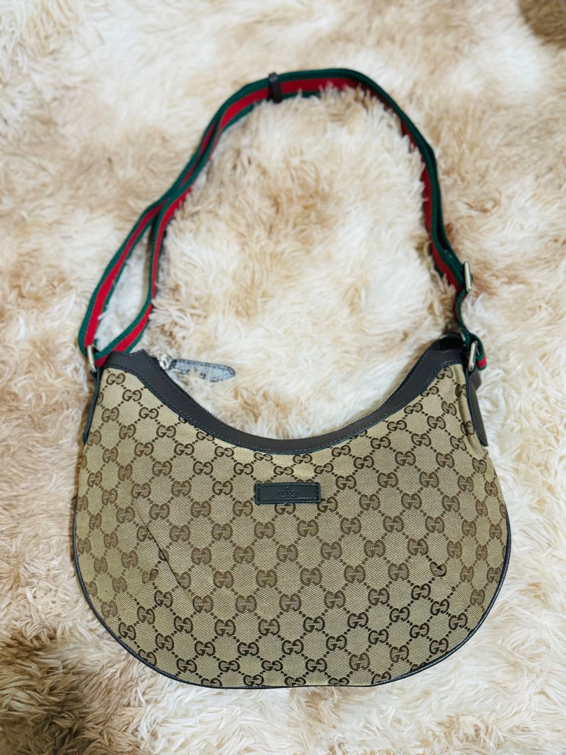 Gucci monogram sling bag top