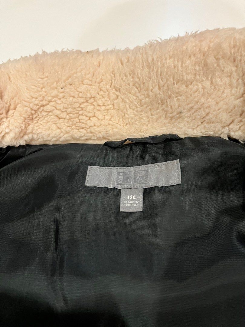 Winter jacket (Category: Babies & Kids Fashion) located in Kuala Selangor. Submitted by ieda_han (Listing ID 1336112786, Image 2). Description: Brand new. Tak pakai lagi. Cuma dah buang tag. So jadi like new ☺️ Saiz 120 4-7 tahun boleh pakai. .