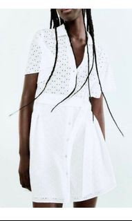 (Category: ) located in . Submitted by qi.closet (Listing ID 1336008417, Image 1). Description: .