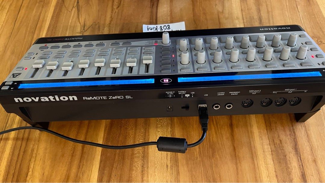 Amazon.com: Novation Remote Zero SL Keyless Midi Controller, USB MIDI with  Automap Universal Technology : Musical Instruments