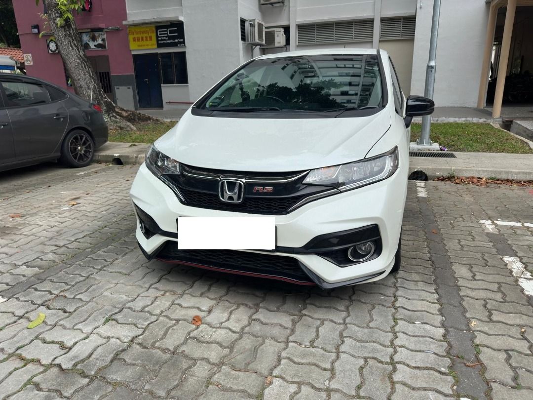 Honda Jazz 1.5 RS (A)62886405598211111