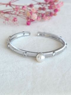 (Category: ) located in . Submitted by Myjewelryroom (Listing ID 1336276007, Image 1). Description: .