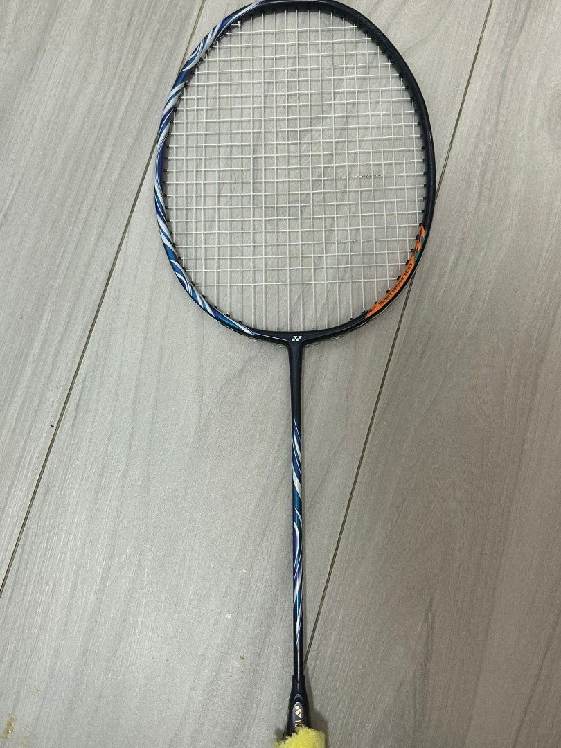ASTROX 100 ZZ 4U G5 新品、未使用 ASTROX 100 ZZ (4U G5)藍色, 運動產品, 運動與體育, 運動與體育