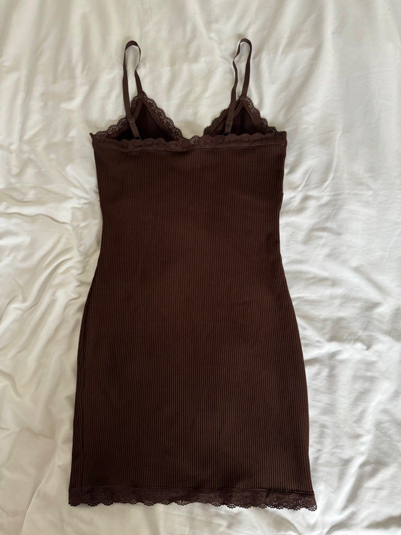 Authentic H&M Brown Lace Dress with Bow (Category: Dresses) located in Manila. Submitted by WardrobeofJP (Listing ID 1336189790, Image 3). Description: Description: Brown Lace Bow Dress with adjustable straps Size: Small Flaws: N/A Rfs: Decluttering Payment Methods: Only GCash, BDO, & Paypal Delivery options: Grab, Lalamove, Gogo xpress. Angkas, Mr. Speedy, JoyRide, toktok, or other preferred trusted delivery platforms Please provide proof of pay