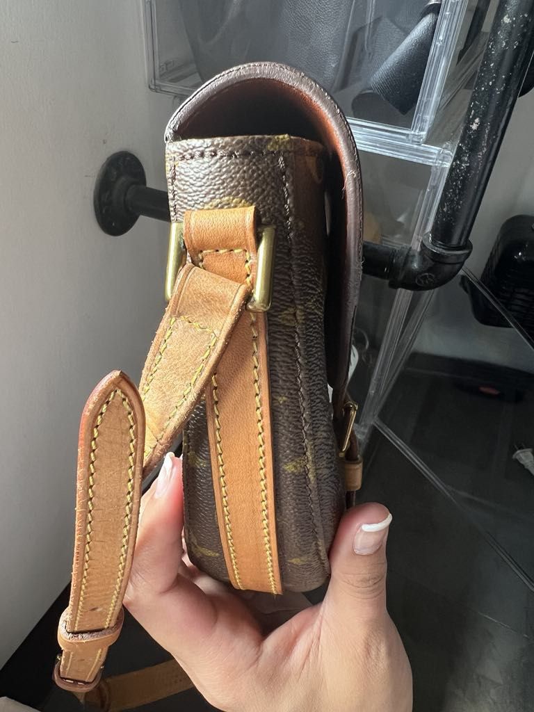 authentic LV chantilly PM size (Category: Luxury Bags & Wallets) located in Las Pinas. Submitted by missyyyxx (Listing ID 1336245435, Image 3). Description: authentic💯 condition: 8/10 minor signs of use but overall in good used conditionpa pa 😊 with dust bag slightly negotiable for sure buyer.